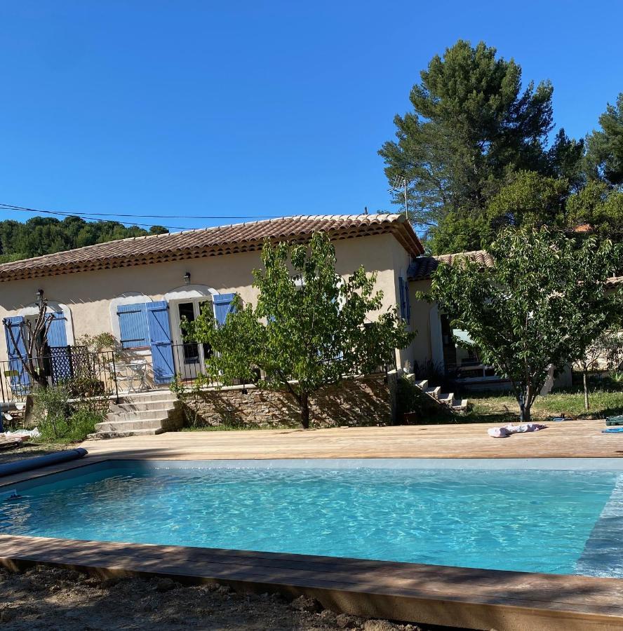 Les Manaux En Provence Bed & Breakfast Roquevaire Eksteriør bilde