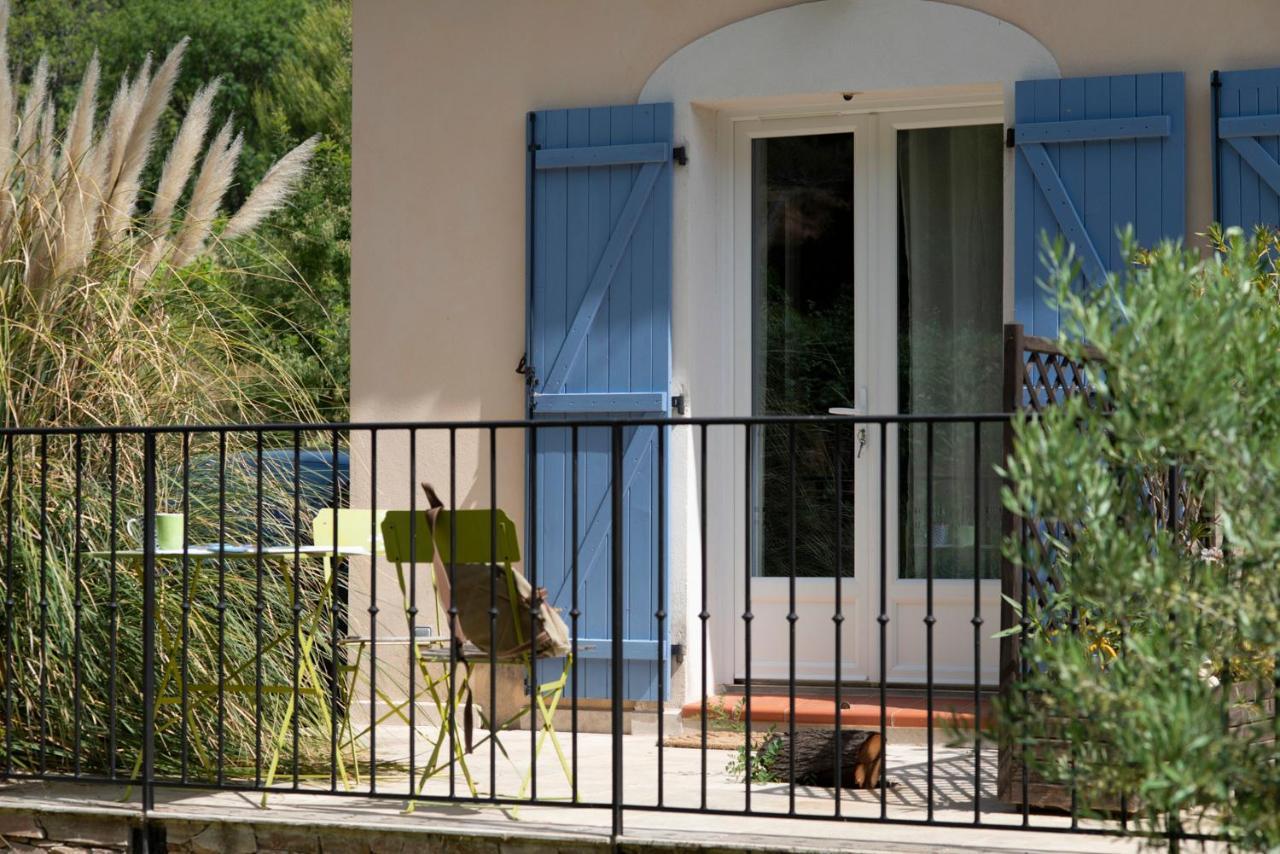 Les Manaux En Provence Bed & Breakfast Roquevaire Eksteriør bilde