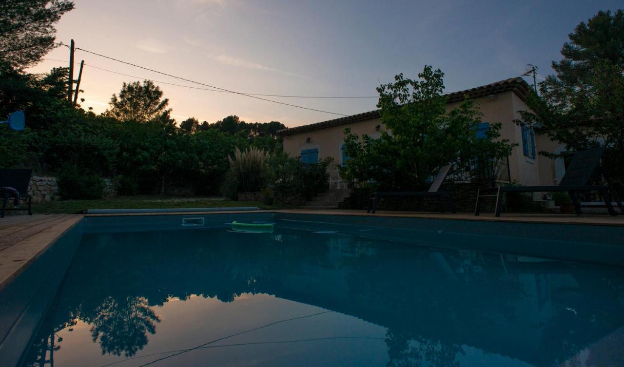 Les Manaux En Provence Bed & Breakfast Roquevaire Eksteriør bilde
