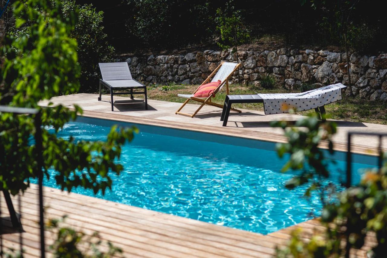 Les Manaux En Provence Bed & Breakfast Roquevaire Eksteriør bilde