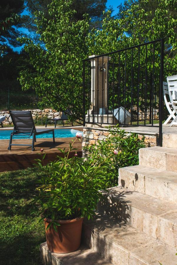 Les Manaux En Provence Bed & Breakfast Roquevaire Eksteriør bilde