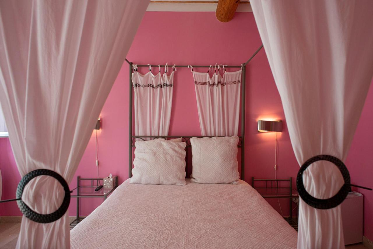 Les Manaux En Provence Bed & Breakfast Roquevaire Eksteriør bilde