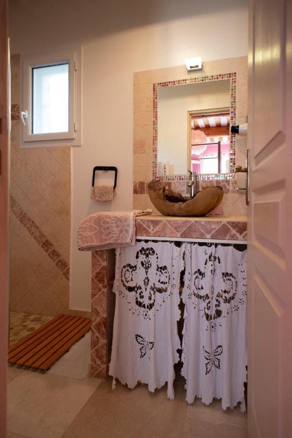 Les Manaux En Provence Bed & Breakfast Roquevaire Eksteriør bilde