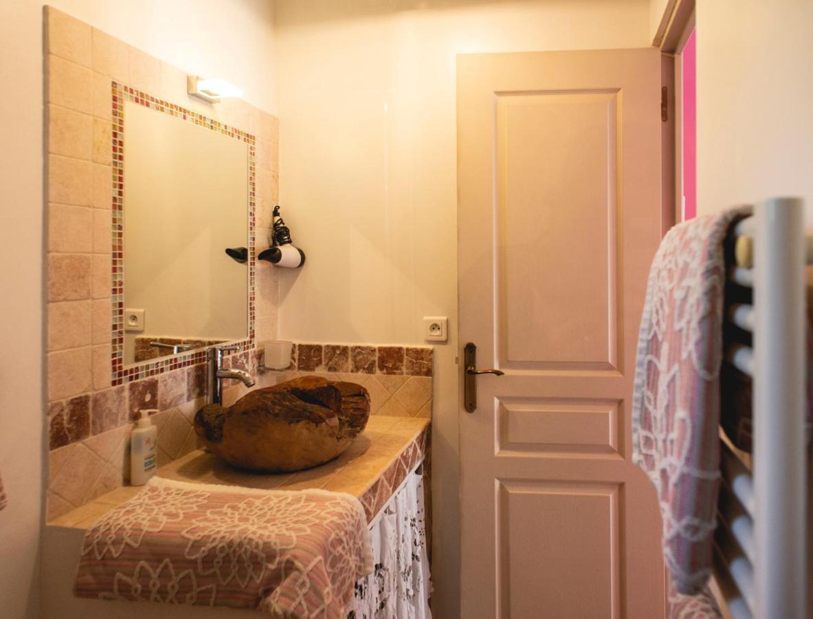 Les Manaux En Provence Bed & Breakfast Roquevaire Eksteriør bilde