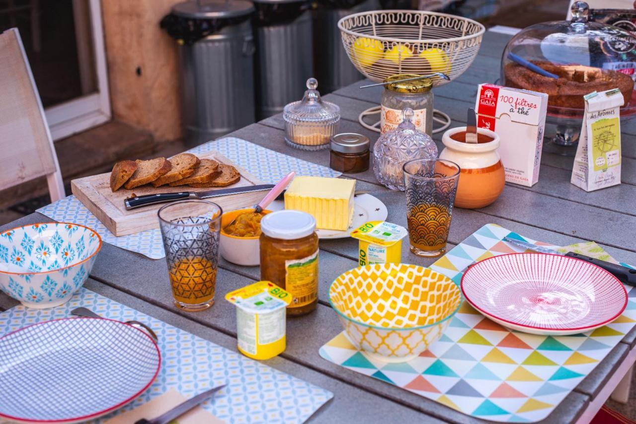 Les Manaux En Provence Bed & Breakfast Roquevaire Eksteriør bilde